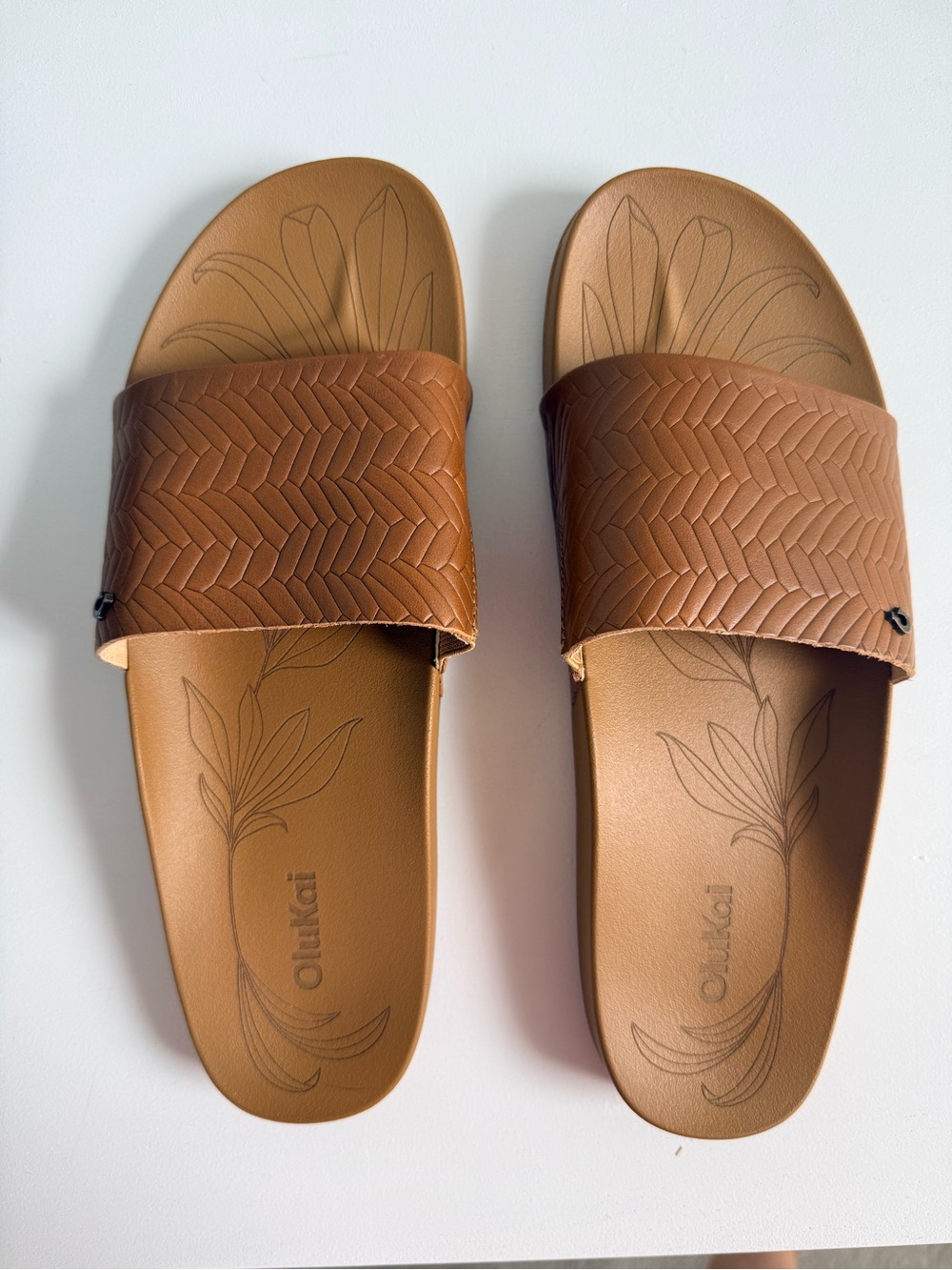 NWT OluKai Women's Kipe’a Pono Tan Brown Slide Sandals